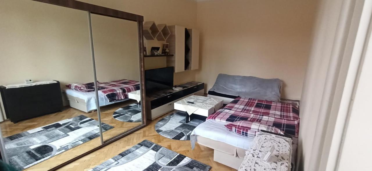 براشوف Robert'S Apartment المظهر الخارجي الصورة